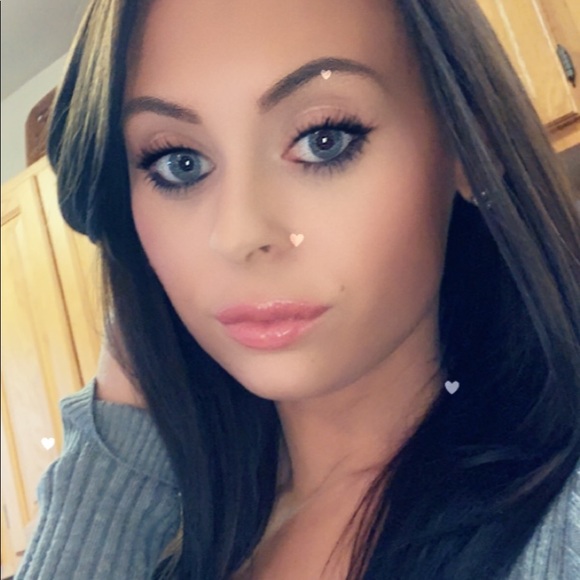 Meet your Posher, Lindsay - Picture 2 of 2